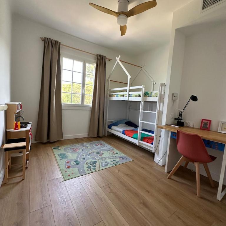 Haut de Villa classé 3 étoiles de 90m2, terrasse vue mer, plages à 5min - Appartement 3 Chambres - 14