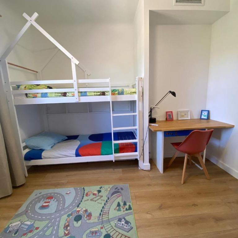 Haut de Villa classé 3 étoiles de 90m2, terrasse vue mer, plages à 5min - Appartement 3 Chambres - 15