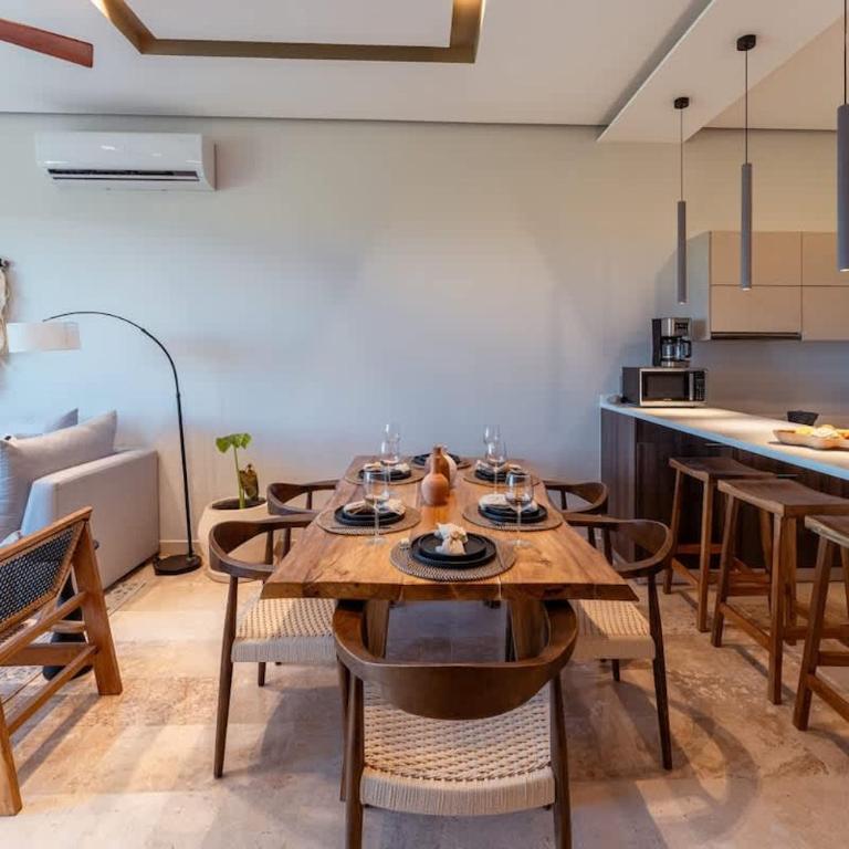 AMIRA - Stylish Penthouse with Rooftop Pool & Sea Horizon - Apartment - 3