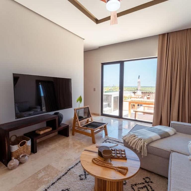 AMIRA - Stylish Penthouse with Rooftop Pool & Sea Horizon - Apartment - 7