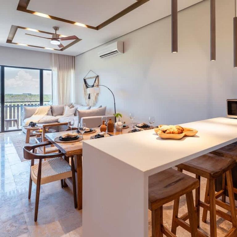 AMIRA - Stylish Penthouse with Rooftop Pool & Sea Horizon - Apartment - 8