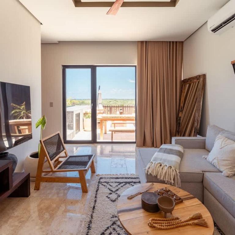 AMIRA - Stylish Penthouse with Rooftop Pool & Sea Horizon - Apartment - 12