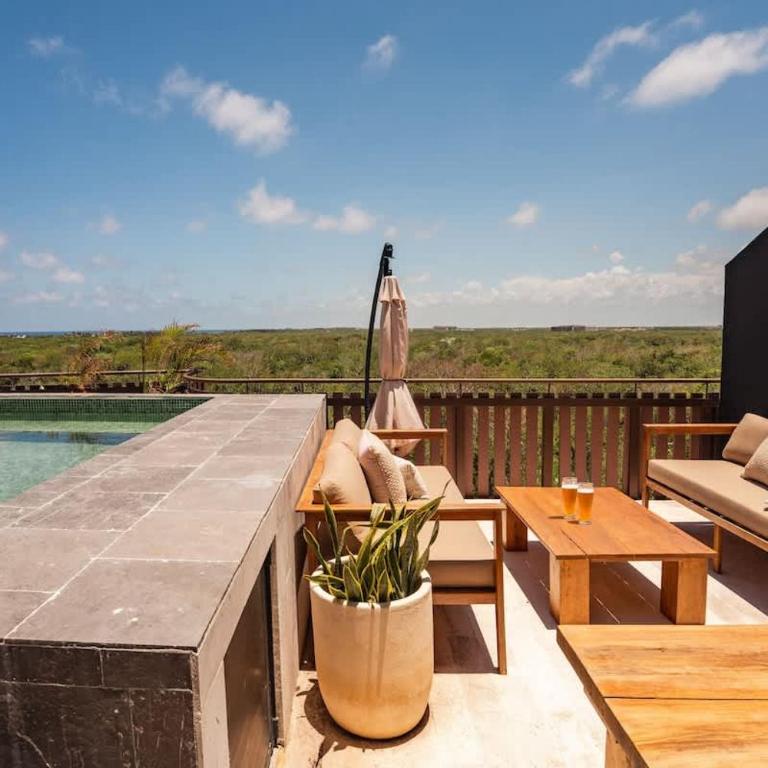 AMIRA - Stylish Penthouse with Rooftop Pool & Sea Horizon - Apartment - 16