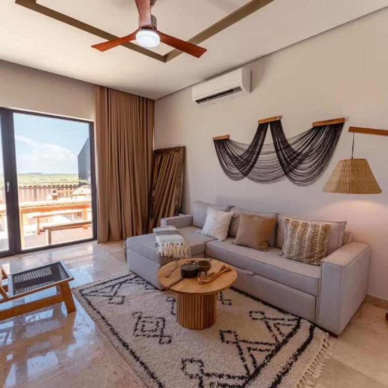 AMIRA - Stylish Penthouse with Rooftop Pool & Sea Horizon - Apartment - 17