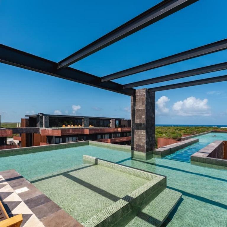 AMIRA - Stylish Penthouse with Rooftop Pool & Sea Horizon - Apartment - 19