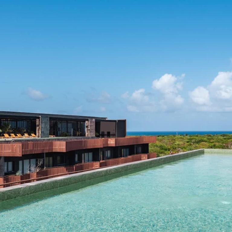 AMIRA - Stylish Penthouse with Rooftop Pool & Sea Horizon - Apartment - 21