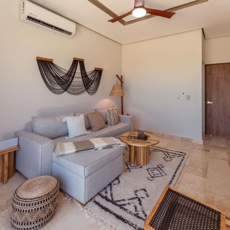 AMIRA - Stylish Penthouse with Rooftop Pool & Sea Horizon - Apartment - 24