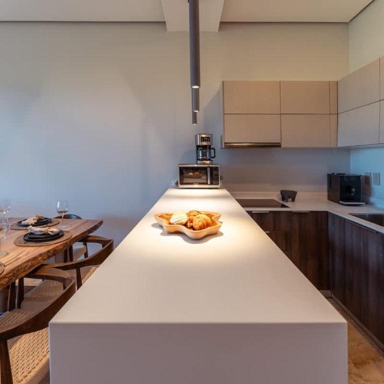 AMIRA - Stylish Penthouse with Rooftop Pool & Sea Horizon - Apartment - 25