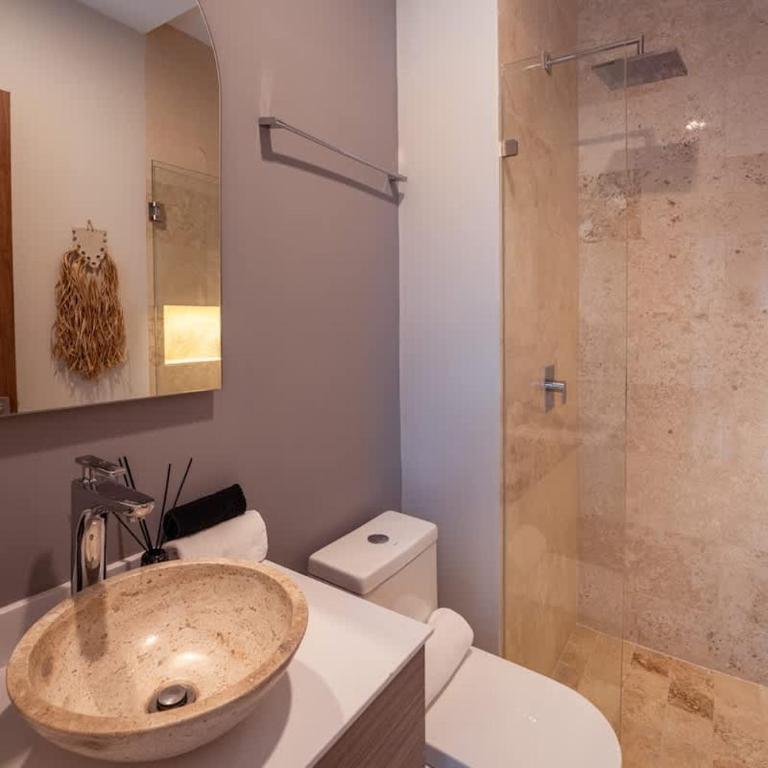 AMIRA - Stylish Penthouse with Rooftop Pool & Sea Horizon - Apartment - 43