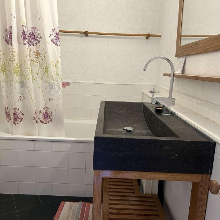 Appartement Montgenèvre: 6 pers, 2 ch + coin montagne, balcon, parking, prox commerces - FR-1-330D-56 - Appartement (6 Adultes) - 6