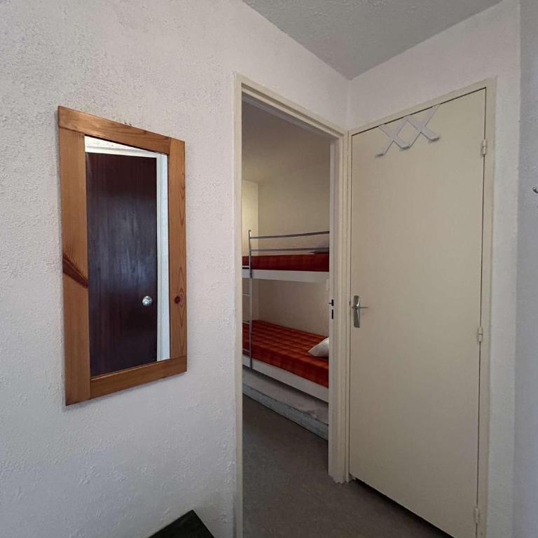 Appartement Montgenèvre: 6 pers, 2 ch + coin montagne, balcon, parking, prox commerces - FR-1-330D-56 - Appartement (6 Adultes) - 13