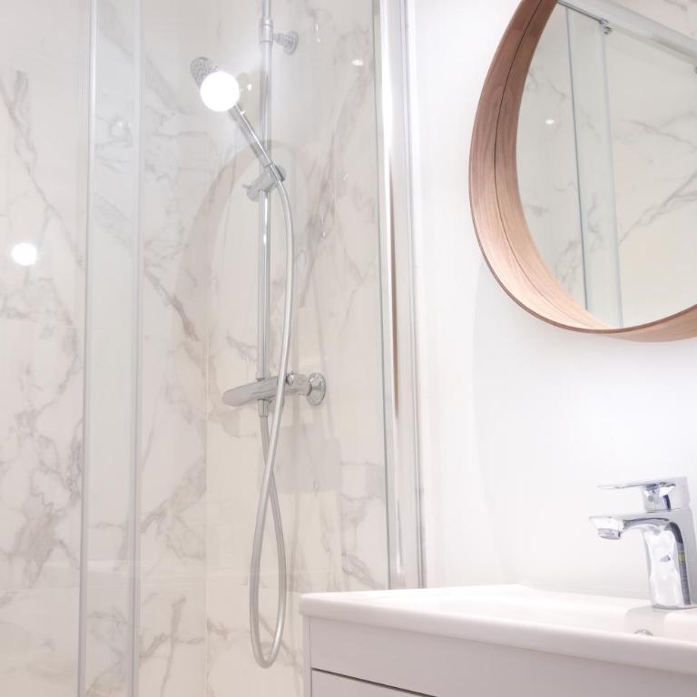 Magnifiques Appartements - Face a la Gare - Studio - 6