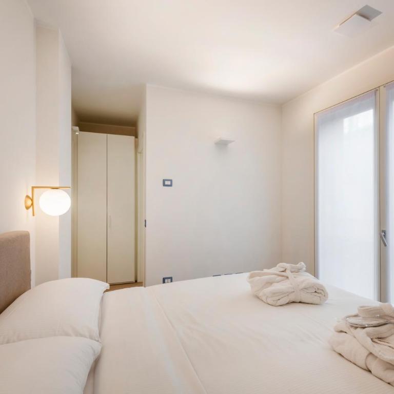 Fabbri Palace - B Home - Appartamento con 2 Camere da Letto - 3