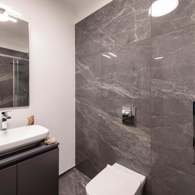 Fabbri Palace - B Home - Appartamento con 2 Camere da Letto - 7