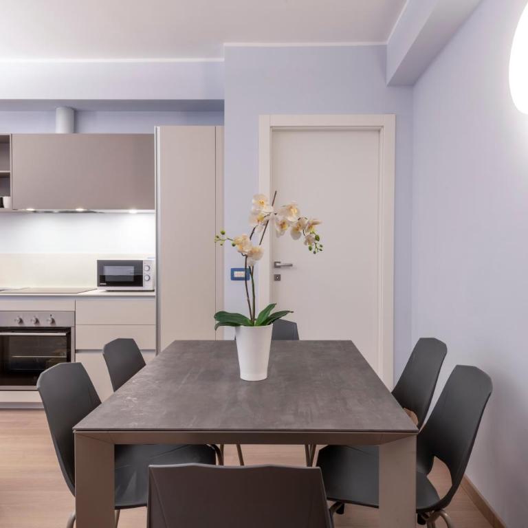 Fabbri Palace - B Home - Appartamento con 2 Camere da Letto - 4