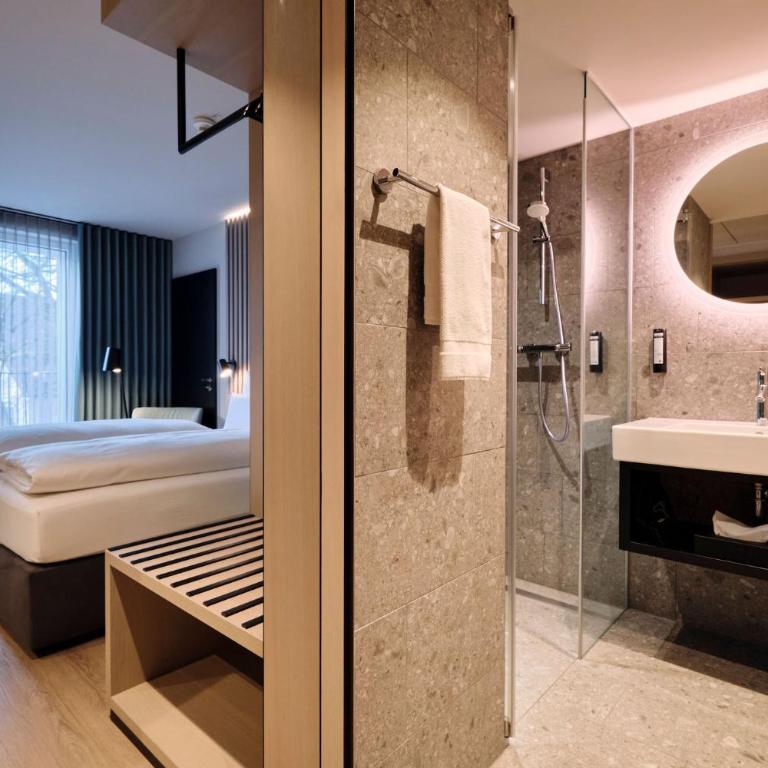 4K - Rooftop-Pool und klimatisierte Zimmer - Standard Dreibettzimmer – keine Saunanutzung - 6