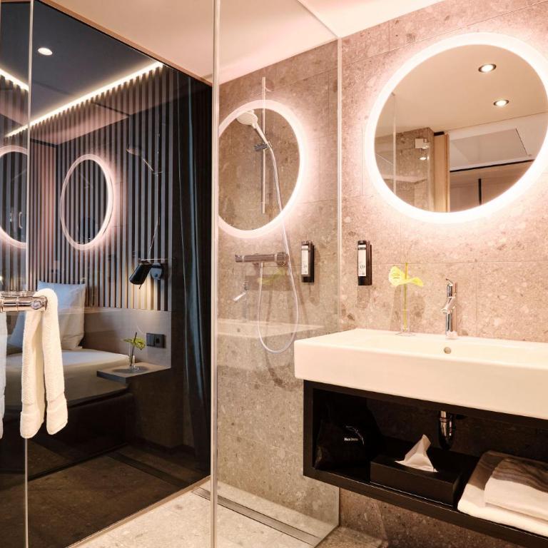 4K - Rooftop-Pool und klimatisierte Zimmer - Superior Doppelzimmer, inklusive Zugang zur Sauna - 6