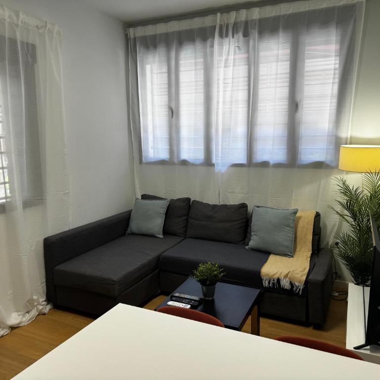 Exyca Plaza Castilla - One-Bedroom Apartment - 11
