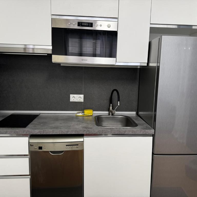 Exyca Plaza Castilla - One-Bedroom Apartment - 15