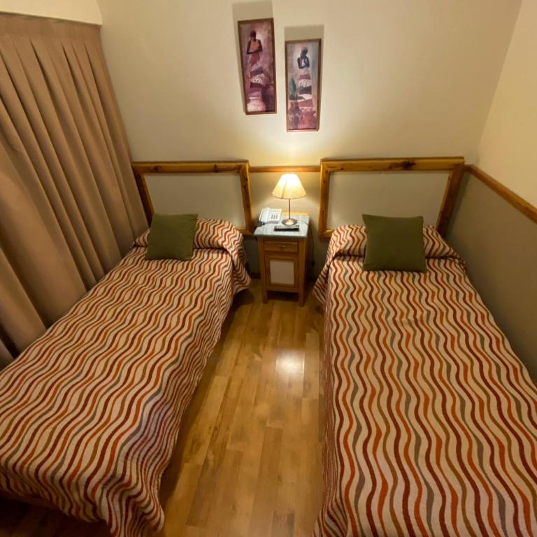 Hotel Ideal Resto Bar - Habitación Doble Estándar - 2 camas - 4