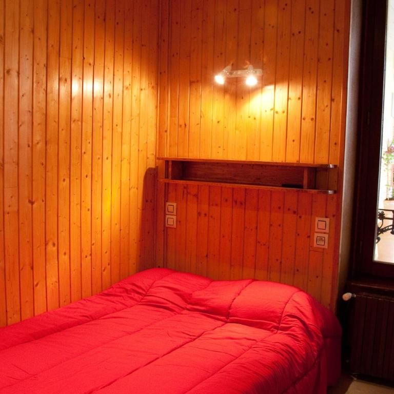 Hébergement Artense - Chambre Double avec Toilettes et Salle de Bains Commune - 10