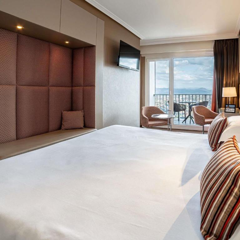 Mercure Monte Igueldo - Habitación PrivilÃ¨ge Doble con balcón, vistas al mar y 1 cama doble o 2 individuales. - 7