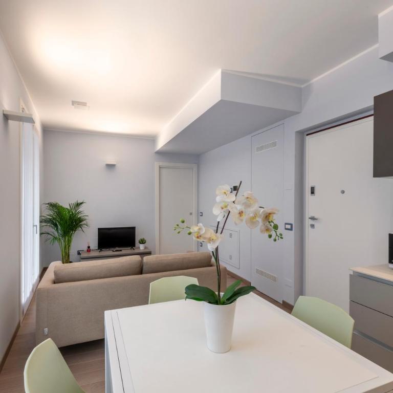 Fabbri Palace - B Home - Appartamento con 1 Camera da Letto e Balcone - 1