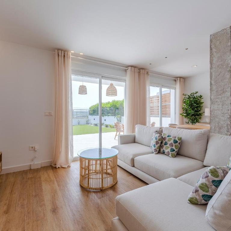 Casa Descubrimiento · Dúplex moderno con jardín. - Casa de 3 dormitorios - 3