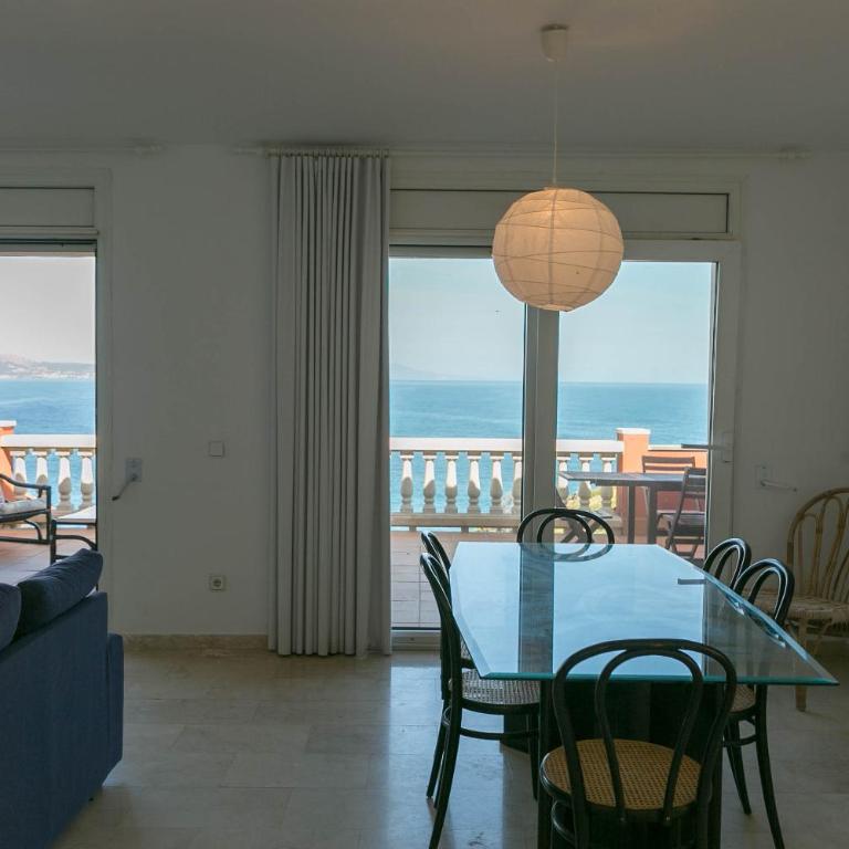 3 bedroom apartment in Aiguafreda Begur. Terrace panoramic views pool. Ref:H23 - Apartamento de 3 dormitorios - 17