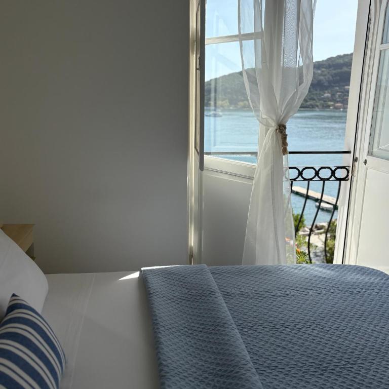 Le Finestre Veneris - Family Room with Sea View - 14