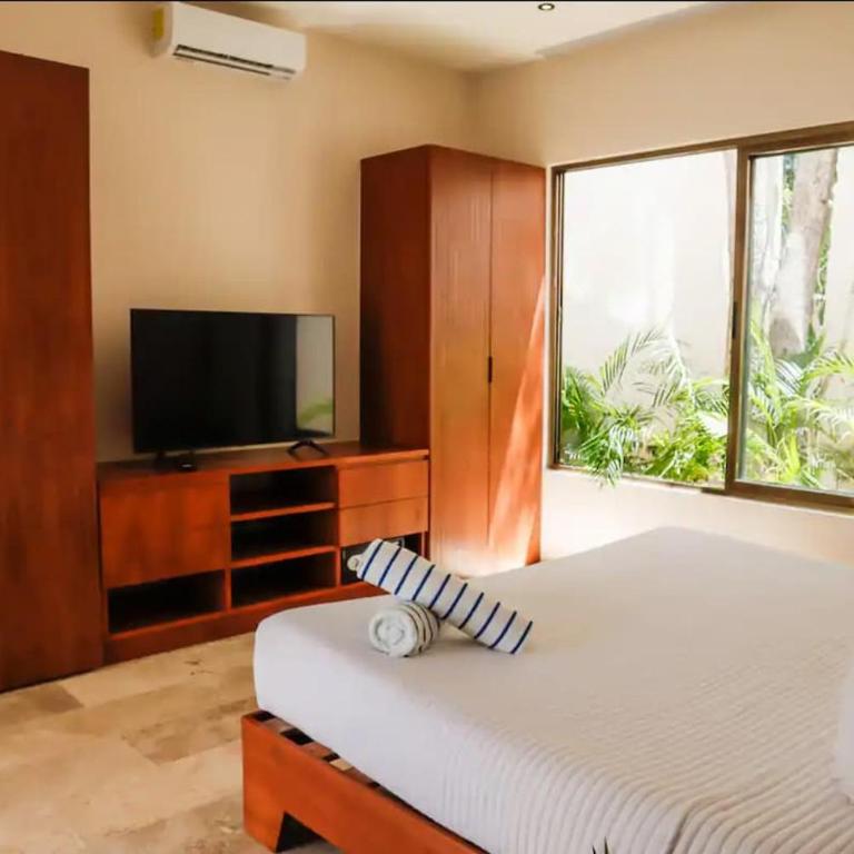 Huge 10BR Luxury Villa complex with Private Pool & Serene Setting - Villa - 21
