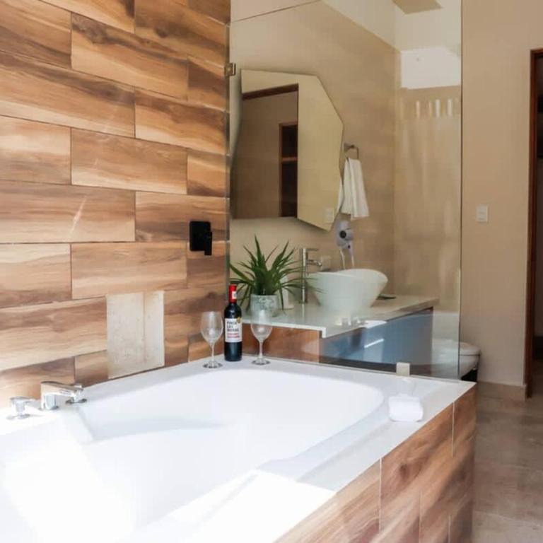 Huge 10BR Luxury Villa complex with Private Pool & Serene Setting - Villa - 66