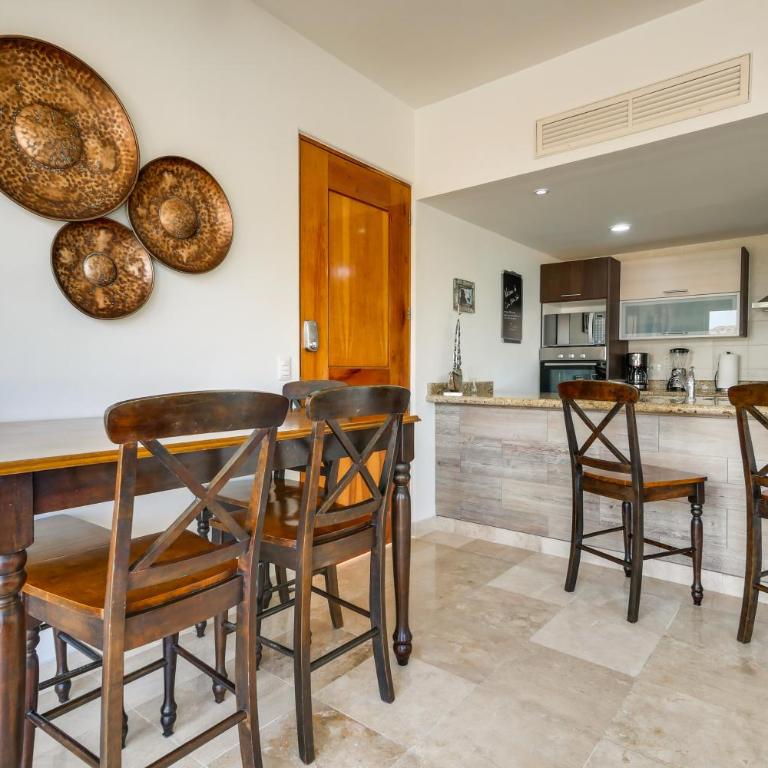 Chic Cabo Condo - Walk to Marina & Downtown! - Apartamento - 8
