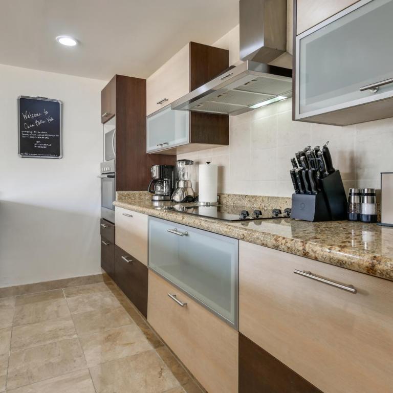Chic Cabo Condo - Walk to Marina & Downtown! - Apartamento - 10