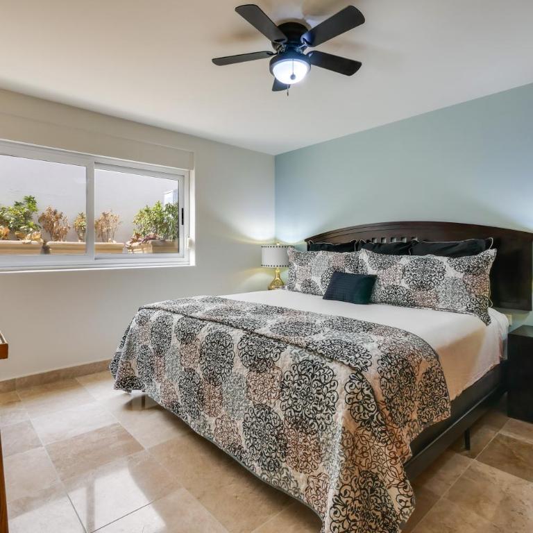 Chic Cabo Condo - Walk to Marina & Downtown! - Apartamento - 15