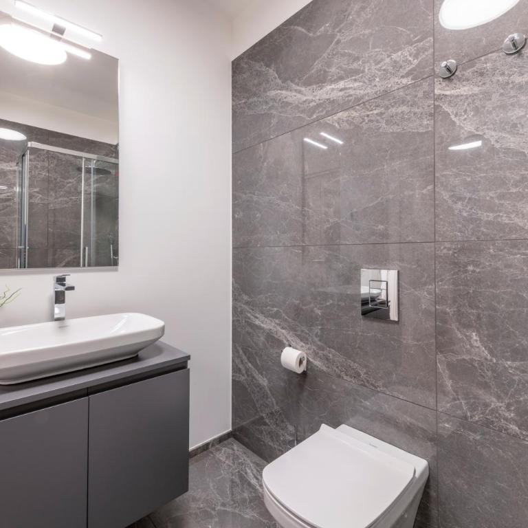 Fabbri Palace - B Home - Appartamento con 2 Camere da Letto - 9