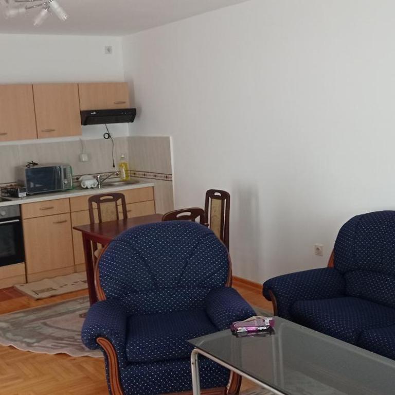 DDS-Niš - Economy Quadruple Room with Shared Bathroom - 1
