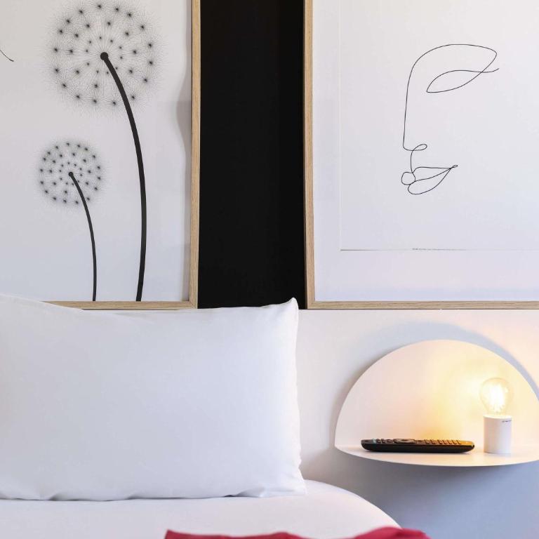 ibis Styles Paris Gare de l'Est Château Landon - Chambre Triple Standard avec Lit Double et Lit Simple - 1