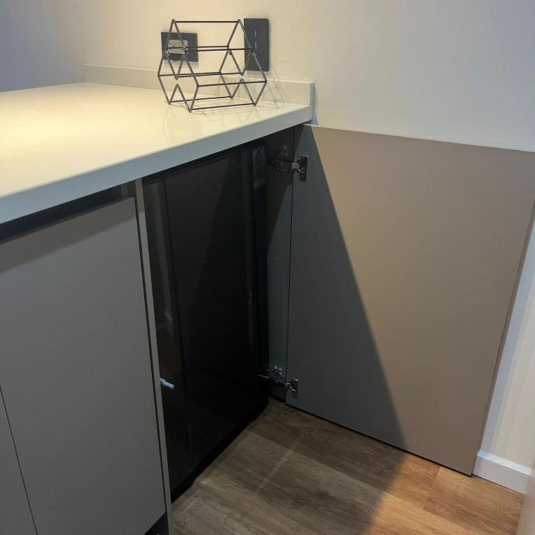 Modern Studio Near Airport Free WiFi Self Check-in - Apartamento - 37