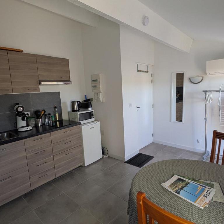 Studio avec balcon - Appartement 2 Chambres - 2