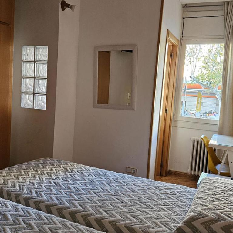 Hostal Rio De Castro - Habitación Doble con baño privado - 23
