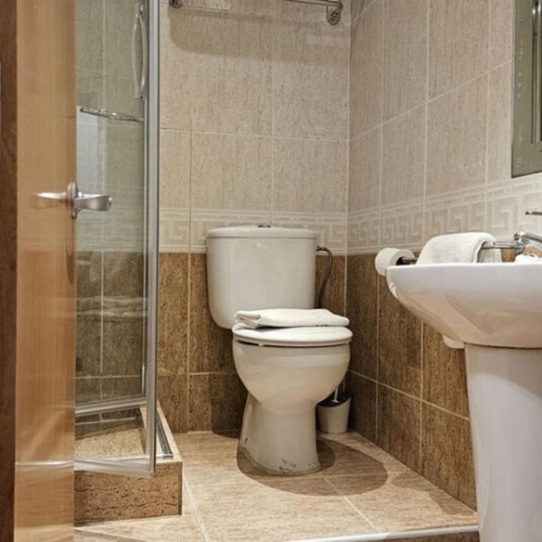 Hostal Rio De Castro - Habitación Doble con baño privado - 2 camas - 8
