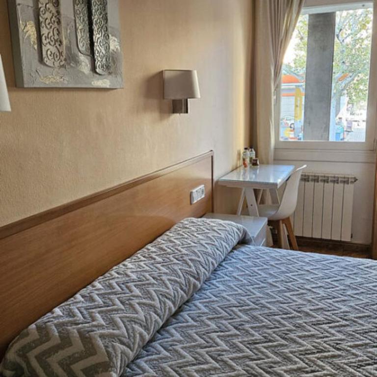 Hostal Rio De Castro - Habitación Doble con baño privado - 17