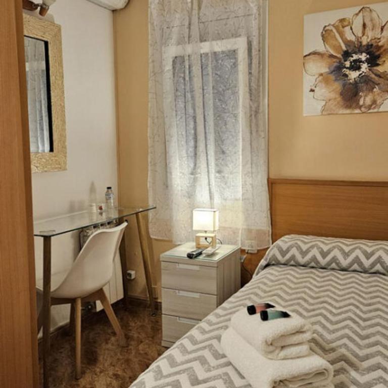 Hostal Rio De Castro - Habitación Individual con baño compartido - 8