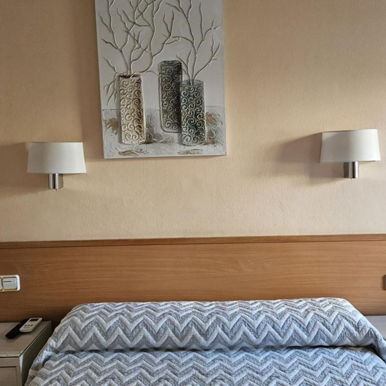 Hostal Rio De Castro - Habitación Doble con baño privado - 18