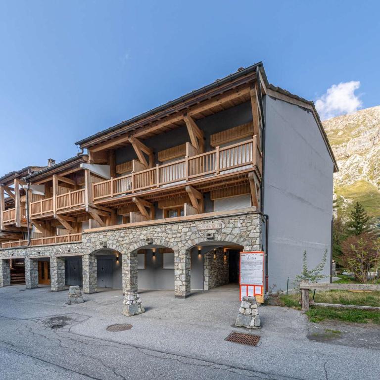 Appartement 4 pièces de prestige, spacieux et raffiné, proche du Vieux Village, pour 6 personnes - Appartement 3 Chambres - 19