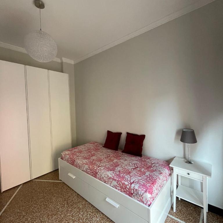 Genova Boccadasse - Three-Bedroom Apartment - 15