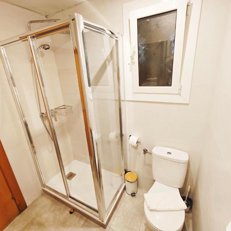 Hostal Rio De Castro - Habitación Individual con baño - 7