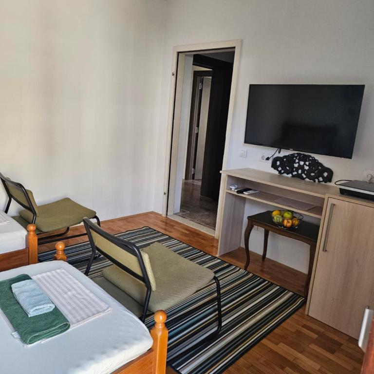 IGOR ROOMS - Twin Room with Garden View - 3