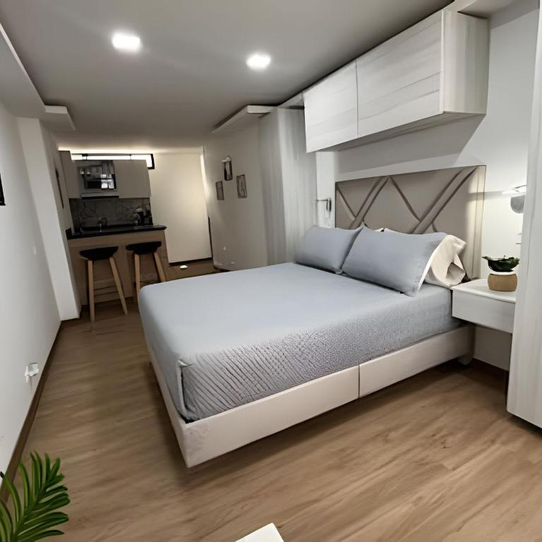 Estadia ideal cerca aeropuerto con parqueadero - Apartamento - 2